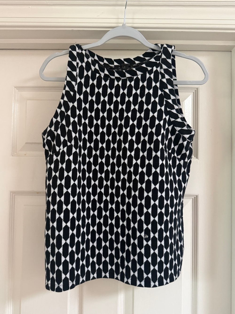 Ann Taylor Black & White Geo Sleeveless Top